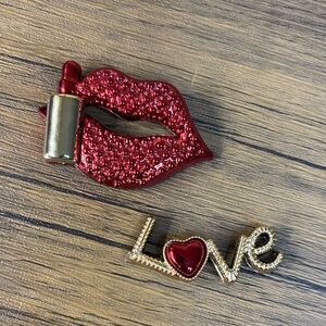 2 piece Red Lip & Love shoe charm Set